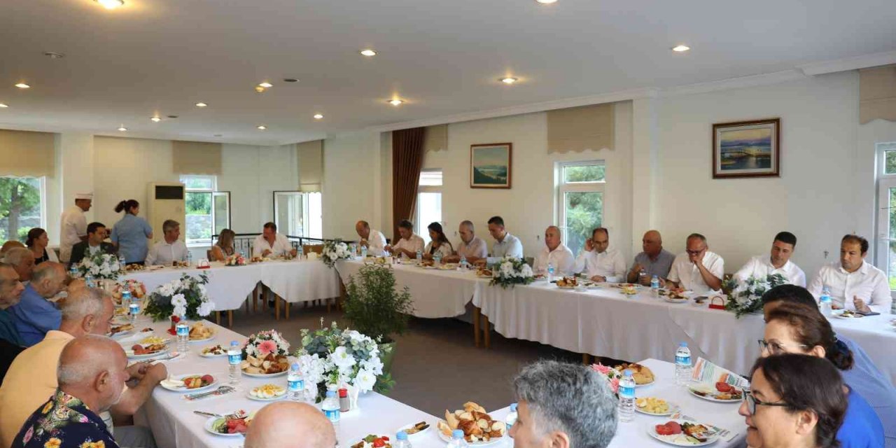 Marmaris’te huzurevinde bayram kahvaltısı yapıldı