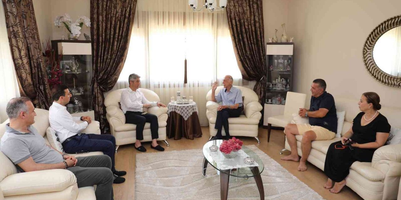 Başkan Oktay, eski belediye başkanını unutmadı