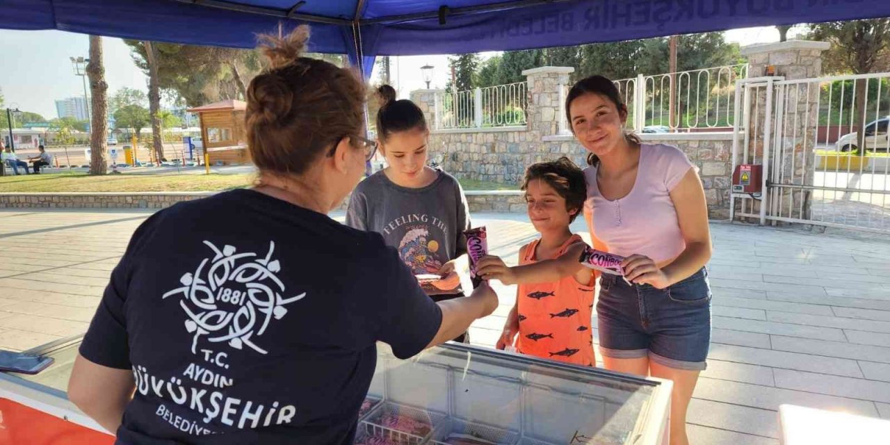 Büyükşehir’den çocuklara bayram dondurması