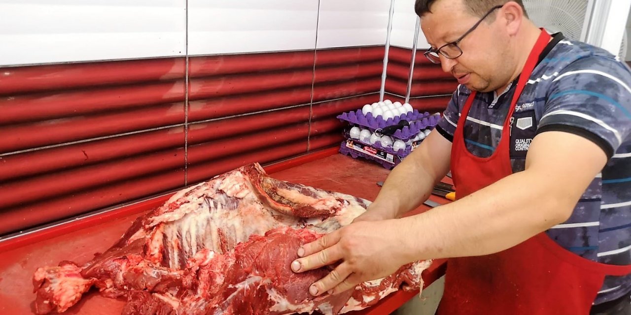 Kasapların yoğun kıyma mesaisi sürüyor