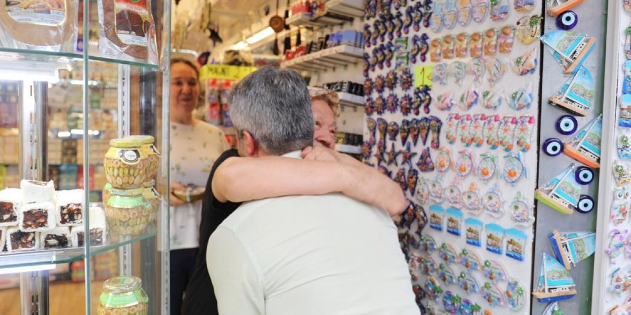 Başkan Oktay, Kapalıçarşı esnafıyla bayramlaştı