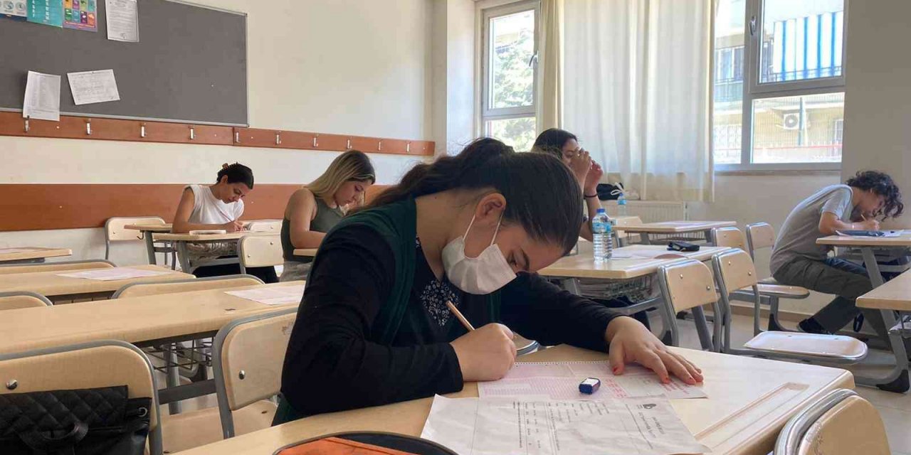 Bayraklı’da Sosyal Etkinlik Merkezi’ne internetten kayıtlar başladı