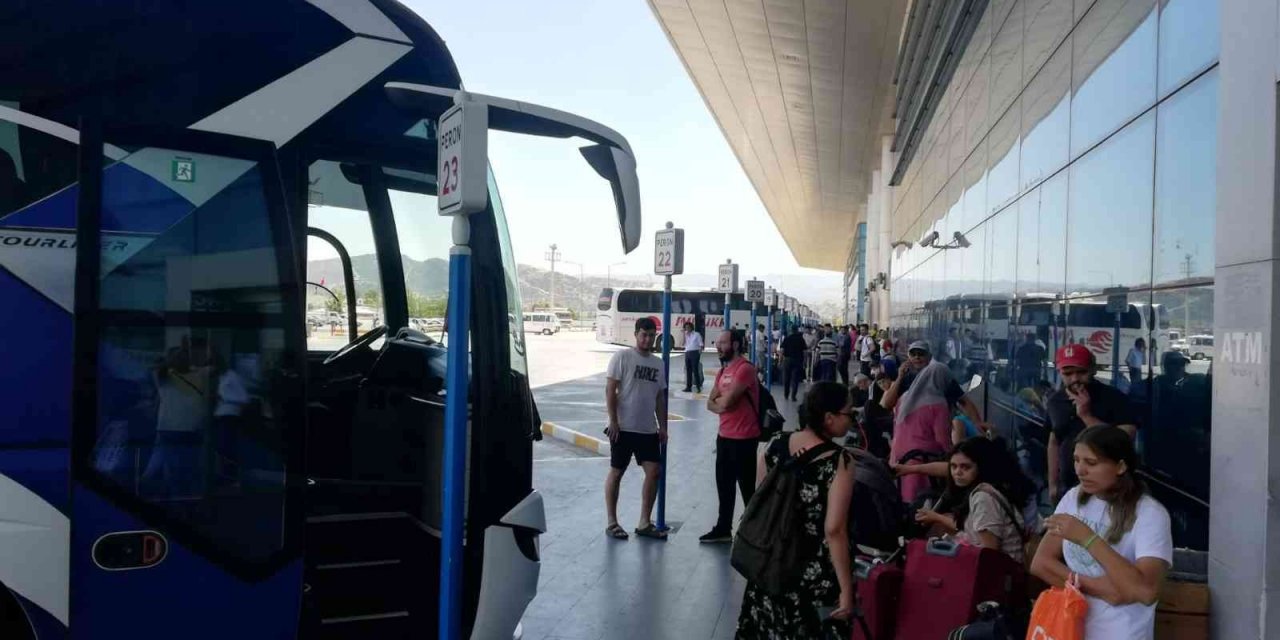 Aydın otogarında bayram yoğunluğu devam ediyor