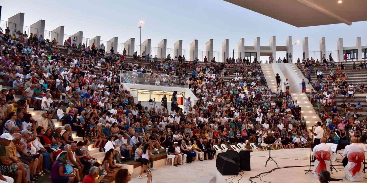 Didim Amfi Tiyatro’da yeşilçam ezgileri