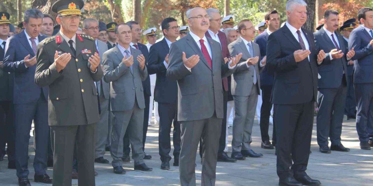 15 Temmuz şehitleri İzmir’de törenle anıldı