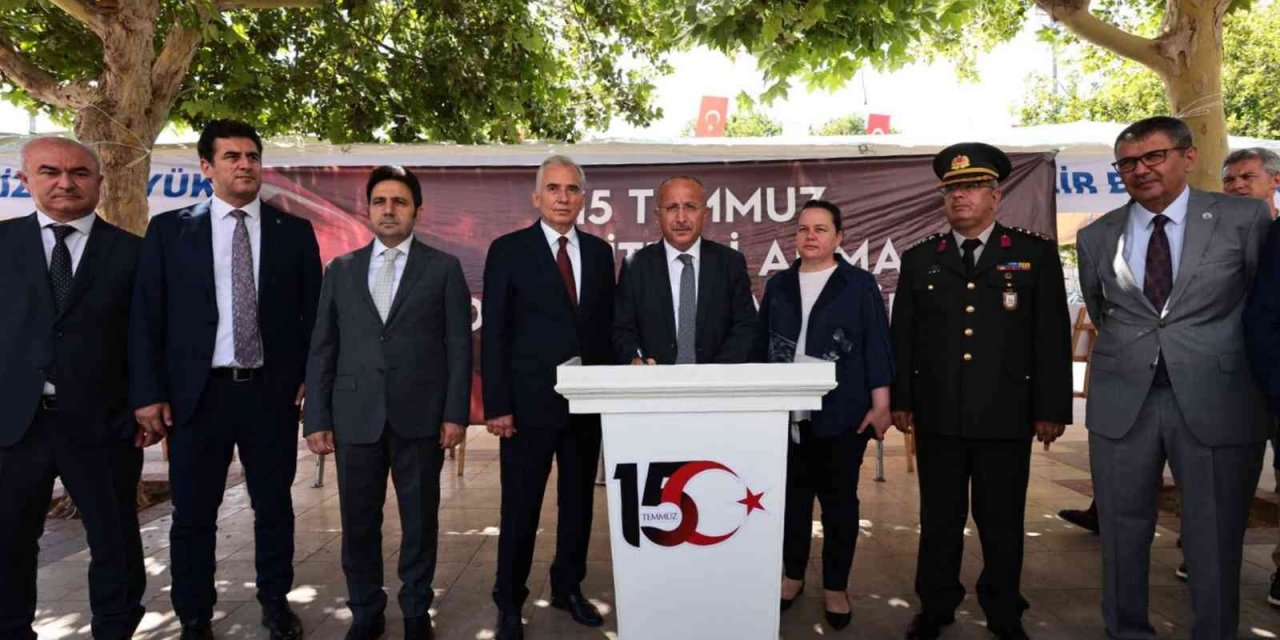 Demokrasi destanı fotoğraflarla anlatıldı