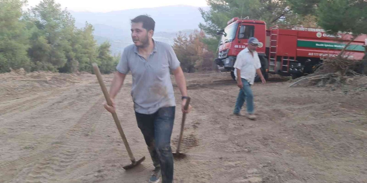Ellerine kürekleri aldılar, alevlerin üzerine koştular