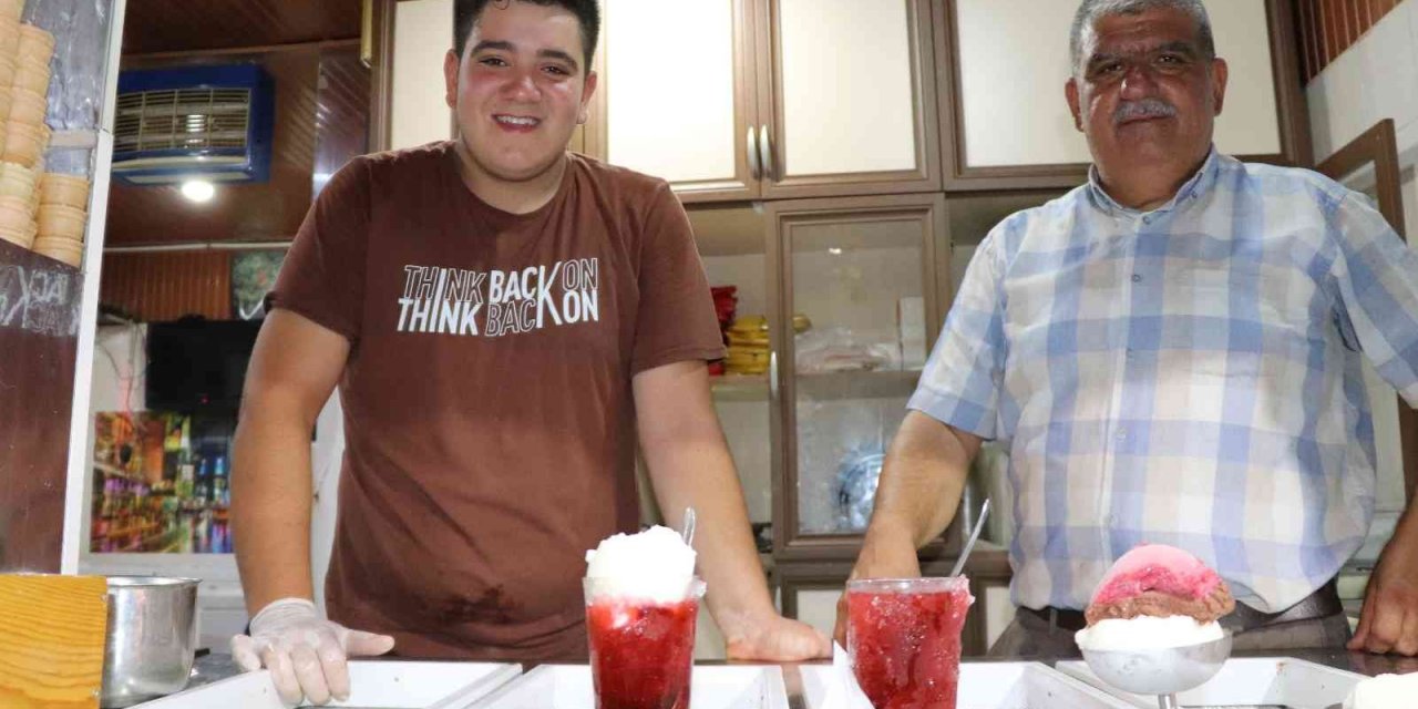 Aşırı sıcaklarda böyle serinliyorlar