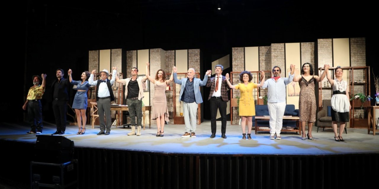 “Yalancı Aranıyor” oyununun galası yapıldı