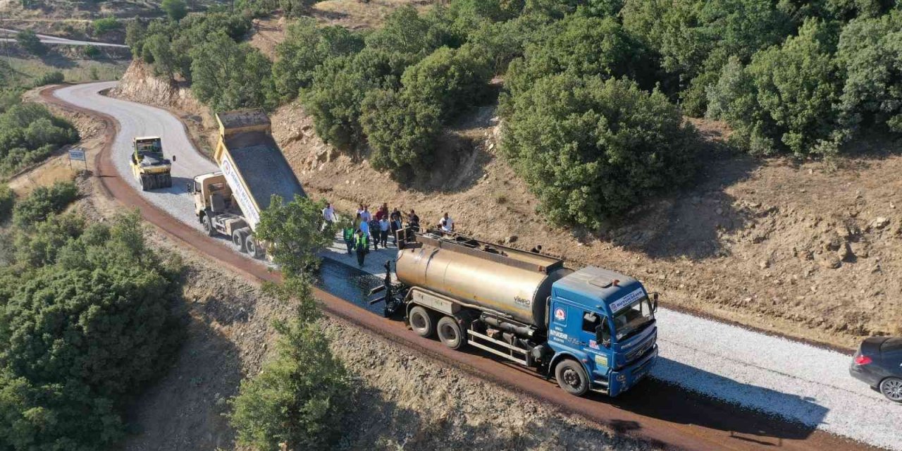 Denizli’nin 19 ilçesinde asfalt seferberliği sürüyor