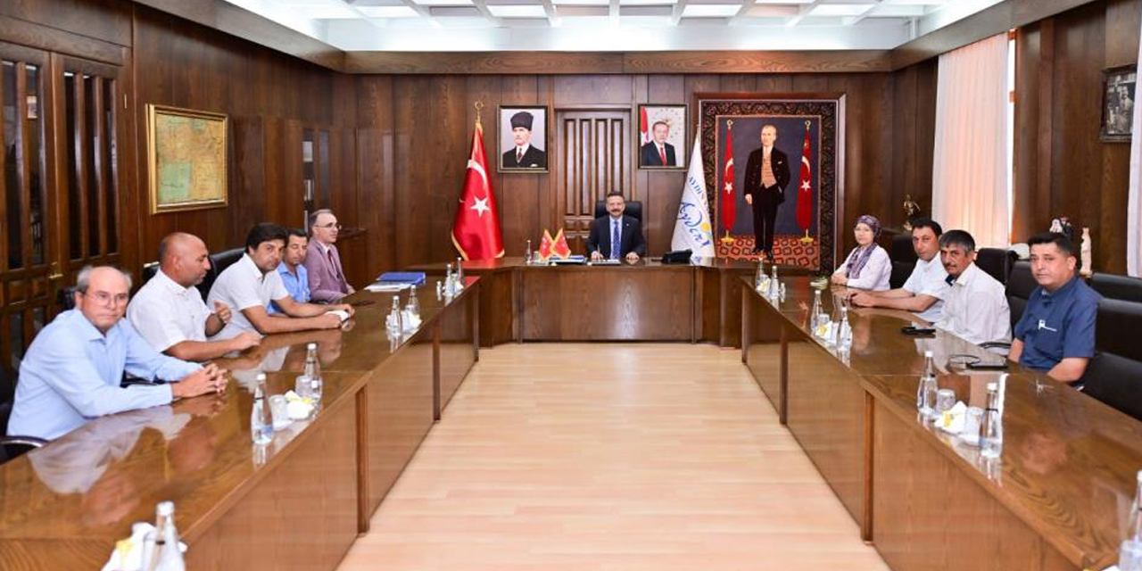 Vali Aksoy, muhtarlar ile bir araya geldi