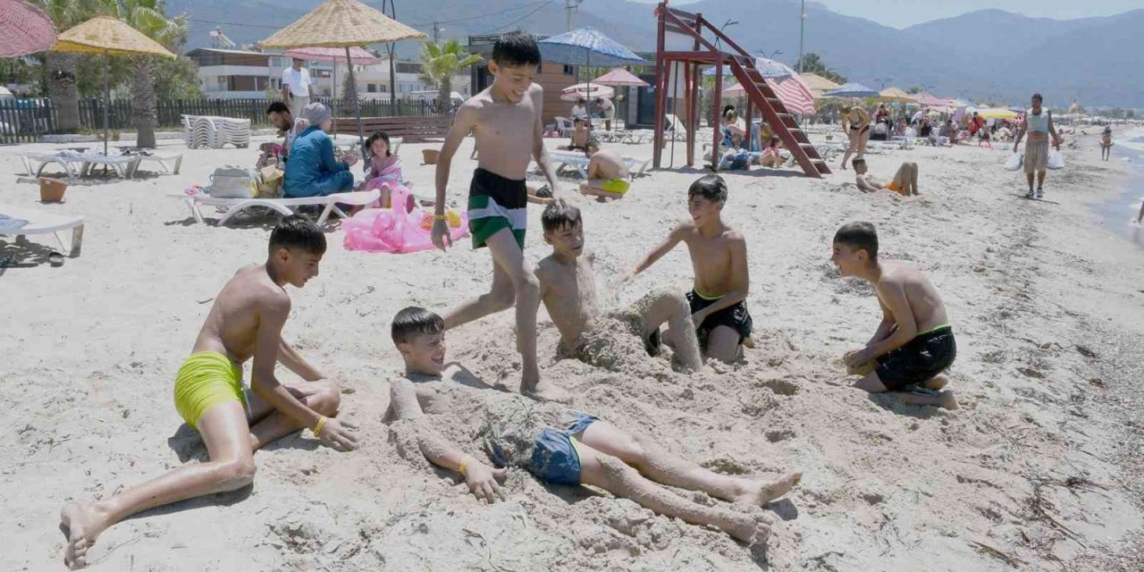 Nusaybinli çocuklar Kuşadası’nda denizle buluştu