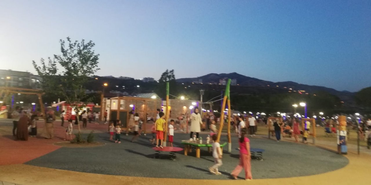 Aydınlılar hafta sonu Tekstil Park’a akın etti