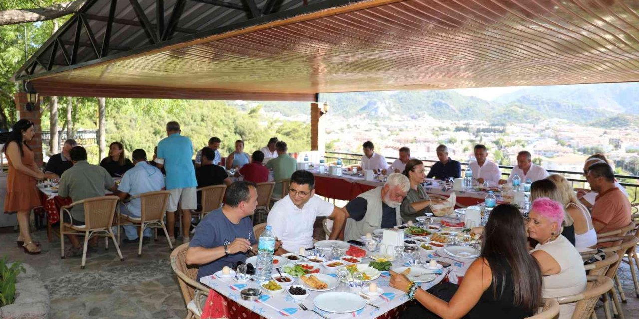 Başkan Oktay gazetecileri ağırladı