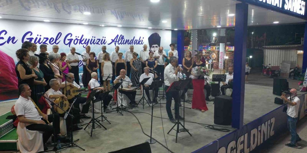Akbüklüler yaz konserinde unutulmaz anlar yaşadı