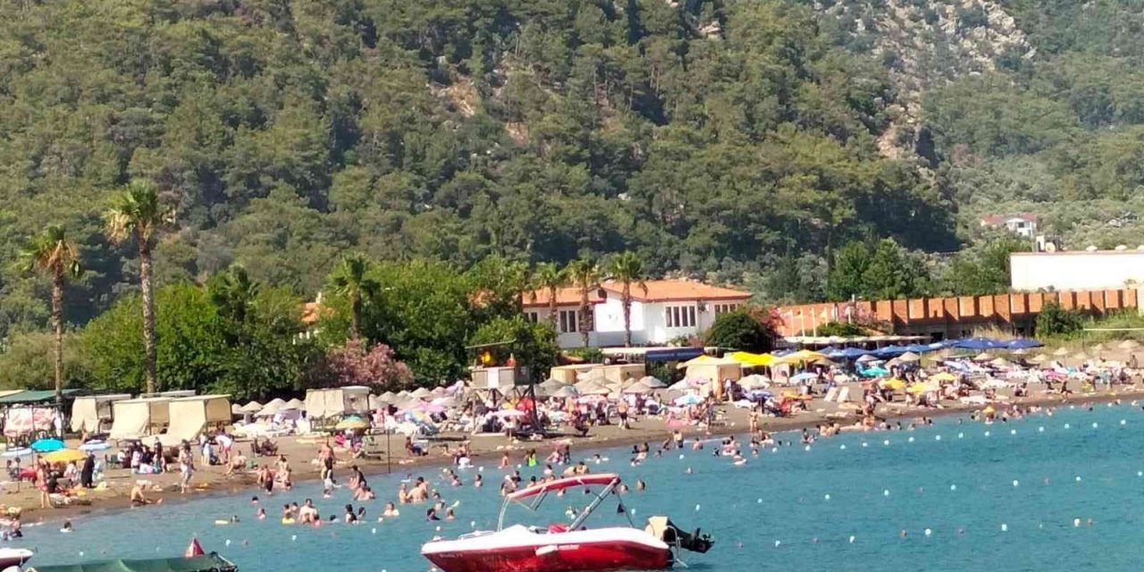 Köyceğiz Ekincik Koyu kampçıların ve tatilcilerin akınına uğradı