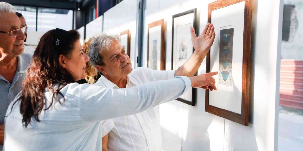 Tekstil Park Sanat Galerisi’nde ’Kadınların Gizemli Dünyaları’ adlı sergi açıldı