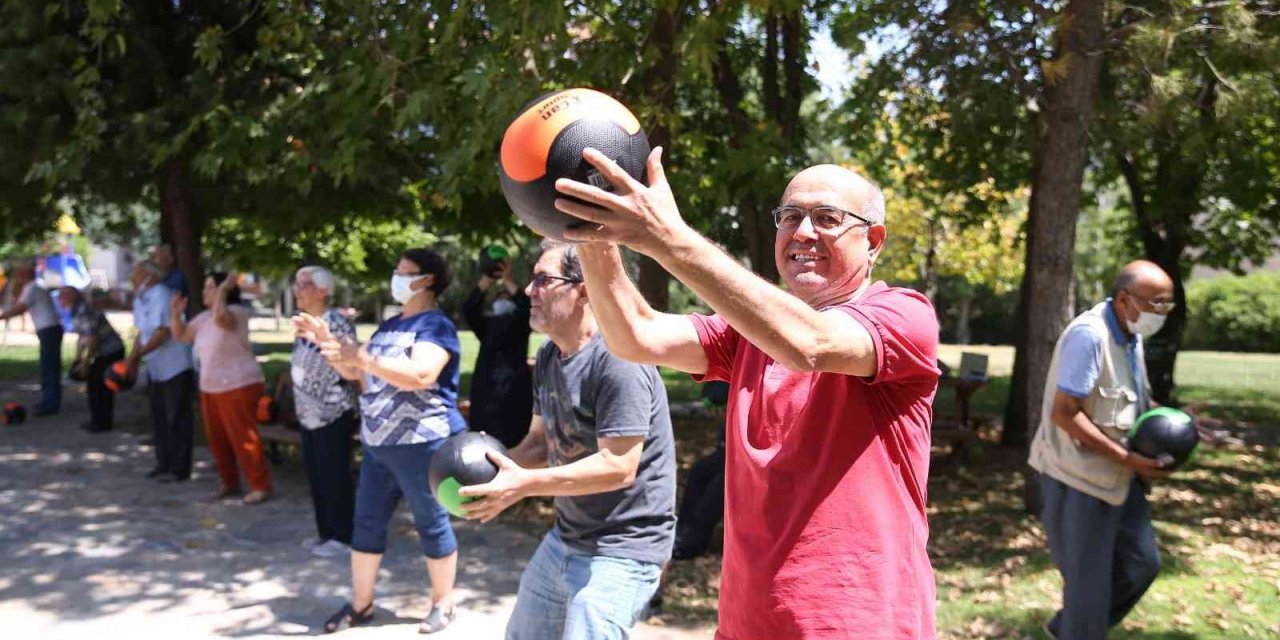 Aktif yaş alma kurslarına yoğun ilgi sürüyor