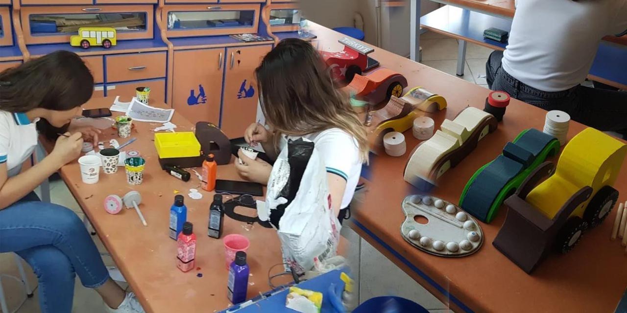 Aydınlı öğrencilerden Kenyalı yetim çocuklara oyuncak sürprizi