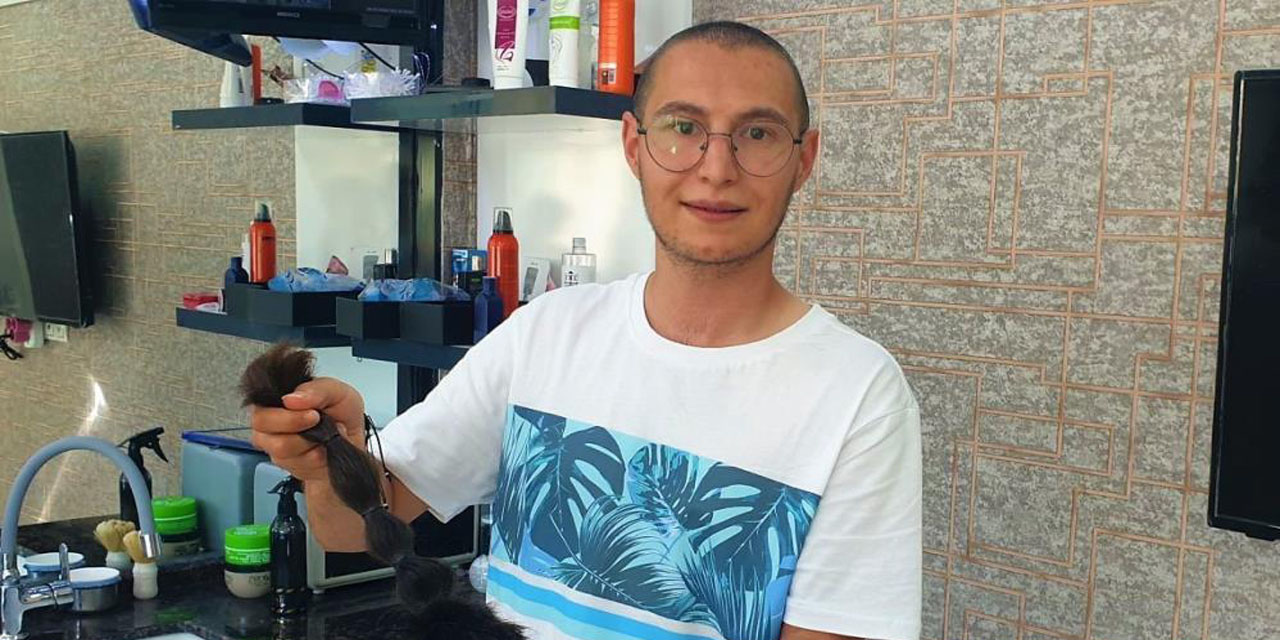 Genç eczacı gözü gibi baktığı saçını onkoloji hastaları için kestirdi