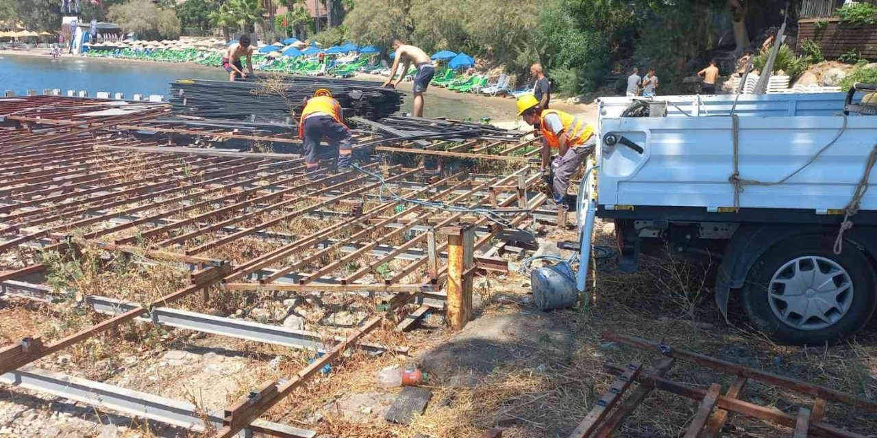 Bodrum’da kaçak iskelelerin kaldırılması sürüyor