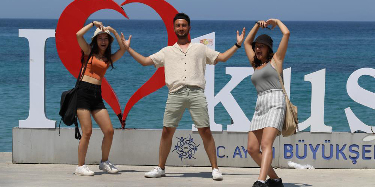 Seyahatsever gençler, Aydın’ı keşfediyor