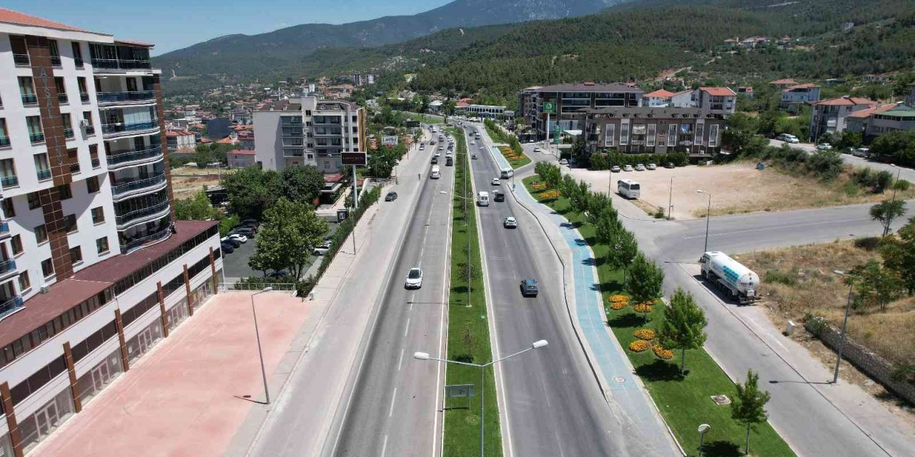 Denizli - Antalya karayolunda çalışmalar devam ediyor