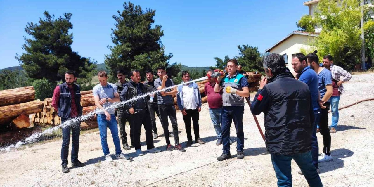Gönüllü ormancılar yangınlara karşı bilinçlendiriliyor