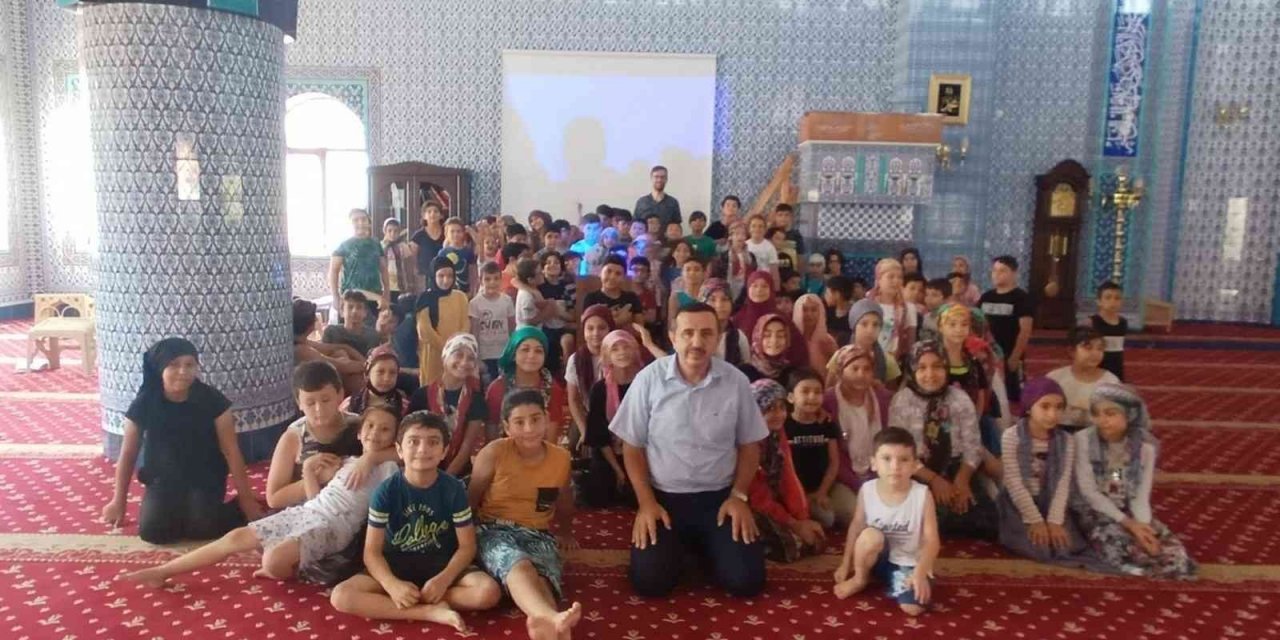 Yaz Kur’an Kursu öğrencileri teknoloji ve tütün bağımlılığına karşı uyarıldı