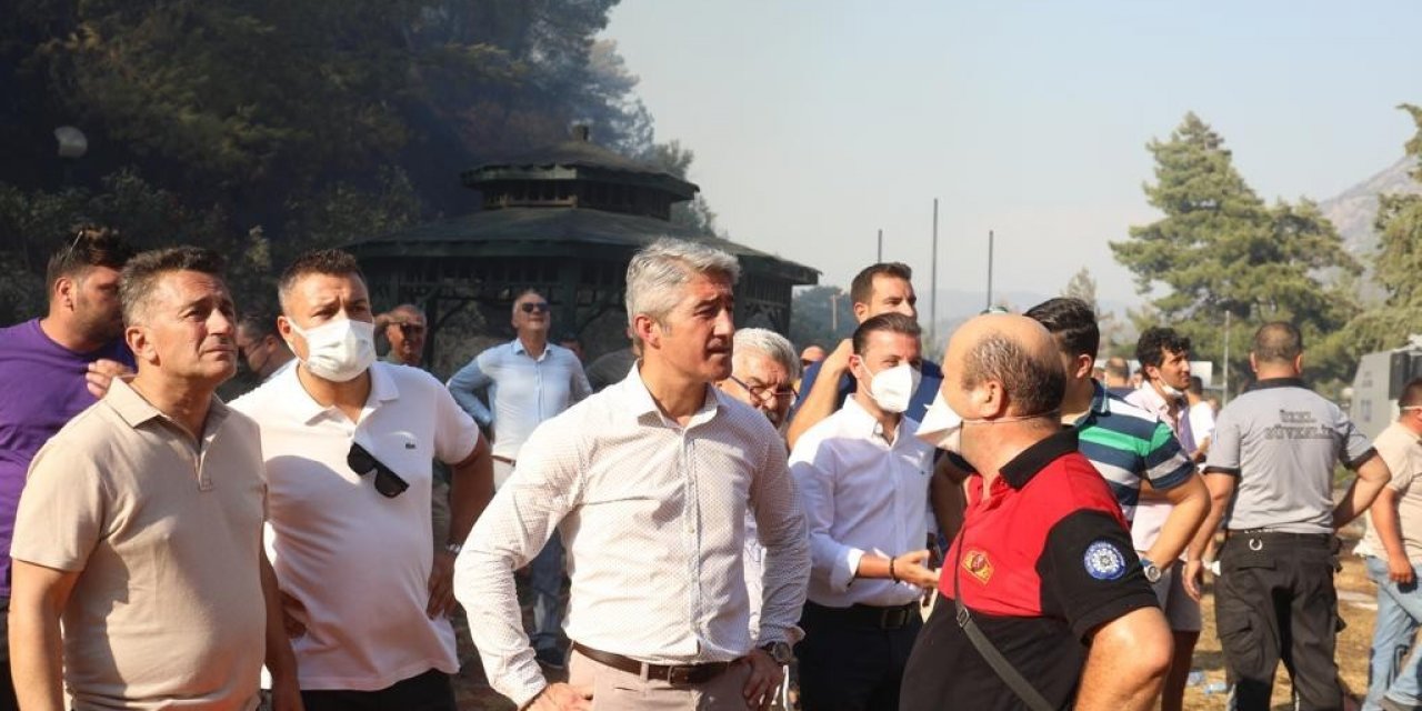 Başkan Oktay ve ekibi yangın bölgesinde yer aldı