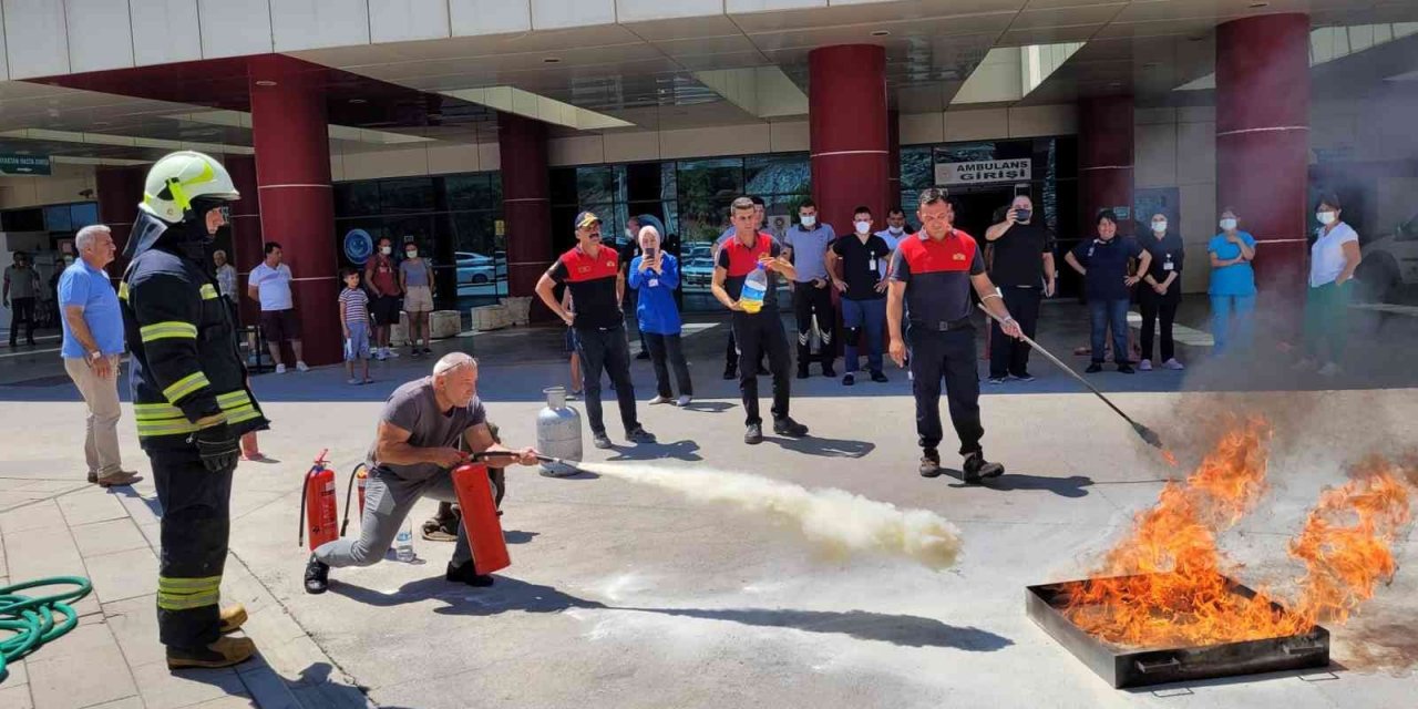 Büyükşehirden hastane personeline yangın eğitimi