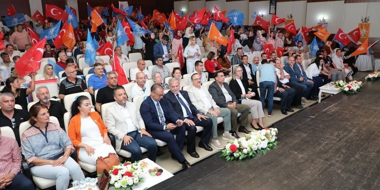 AK Parti İzmir’de “Türkiye’nin Kazanımları ve 2023’ün Önemi’ programı Konak’tan başladı
