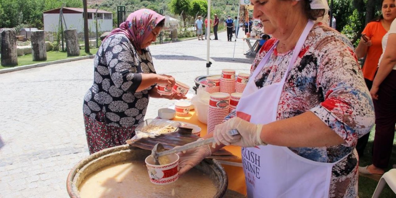 Ufresh, lezzetli bir aşurenin nasıl yapılabileceğini paylaştı