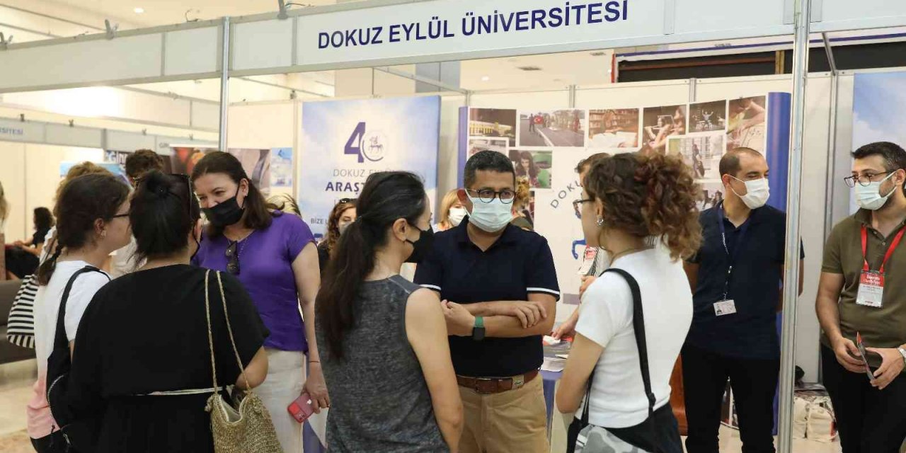 DEÜ, tercih fuarlarının yıldızı oldu