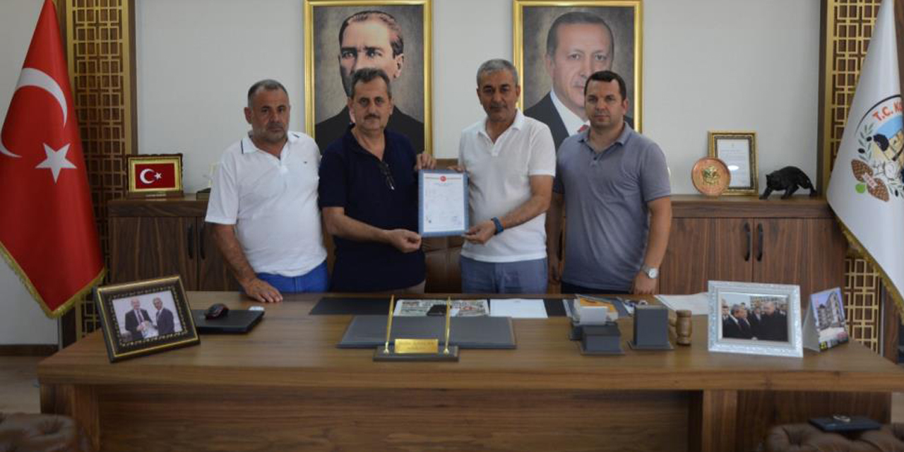 Cami yapılması için belediyeye arsa bağışladı