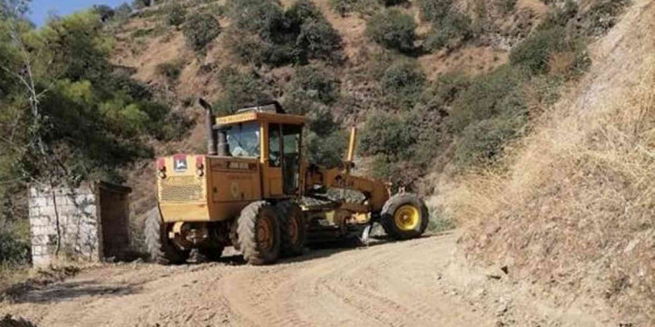 Köşk’te bahçe yolları düzenleniyor
