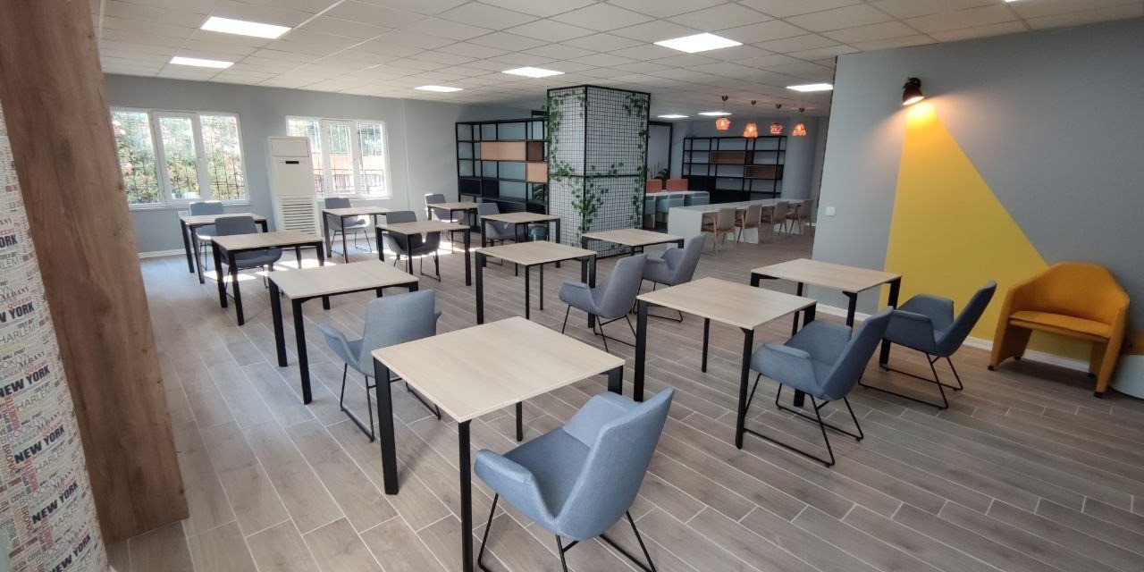 Gençlik Merkezi Kütüphanesi gençleri bekliyor