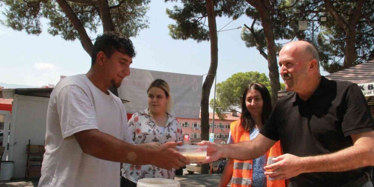 Kuyucak Belediyesi’nden 2 bin 500 kişilik aşure hayrı