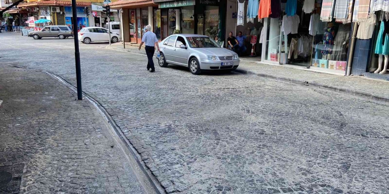 Buldanlı esnafın bitmeyen yol çilesi