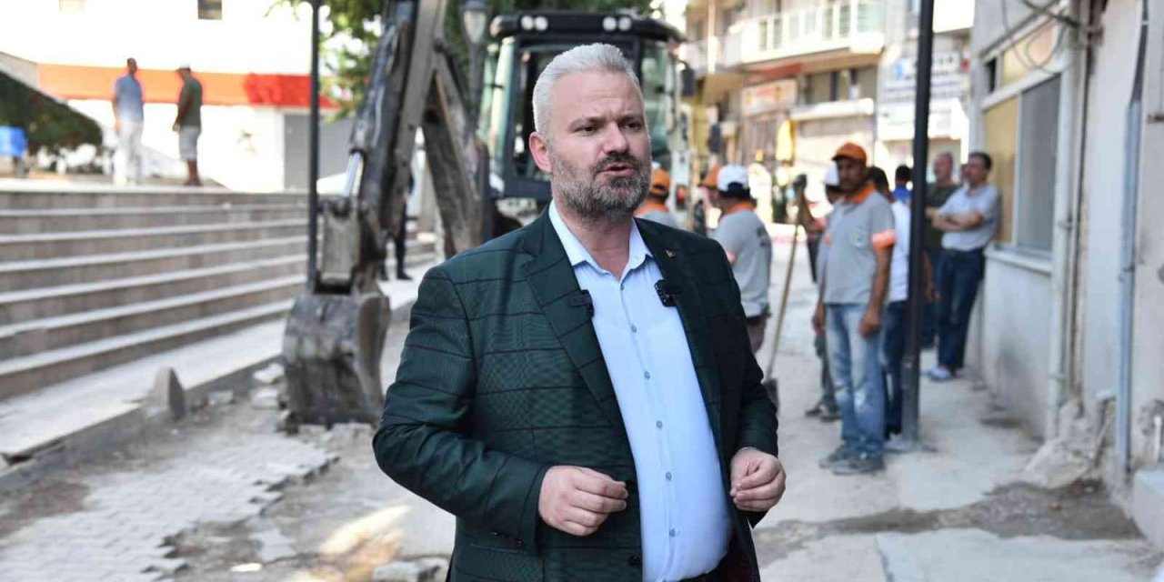 Başkanvekili Pehlivan’dan İZSU’ya tepki: "Delik deşik edip bıraktıkları yolları biz yapacağız"