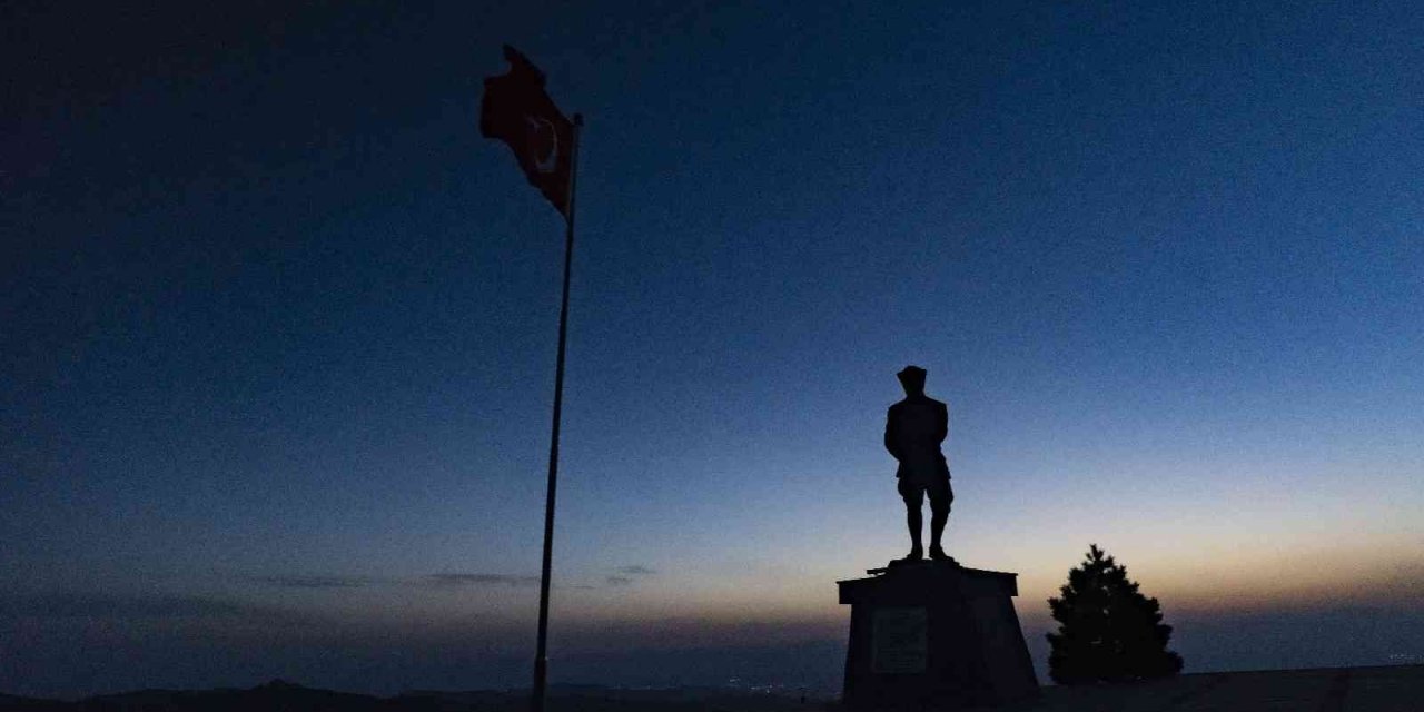 100’üncü yıl coşkusu başladı: Kocatepe’den İzmir’e Zafer Yürüyüşü