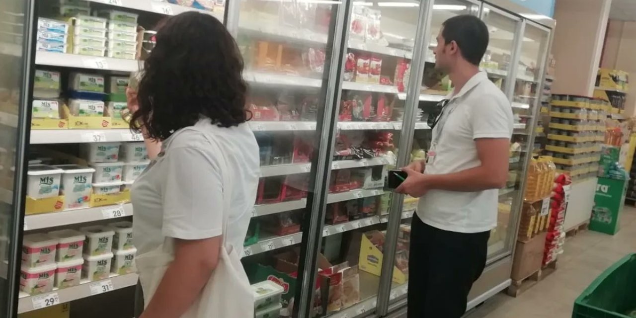 Efeler’de gıda satışı yapan işletmeleri bu kez stajyerler denetledi