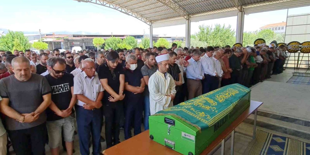 Nazilli Ticaret Odası Başkanı Arslan’ın kayınpederi Demir son yolculuğuna uğurlandı