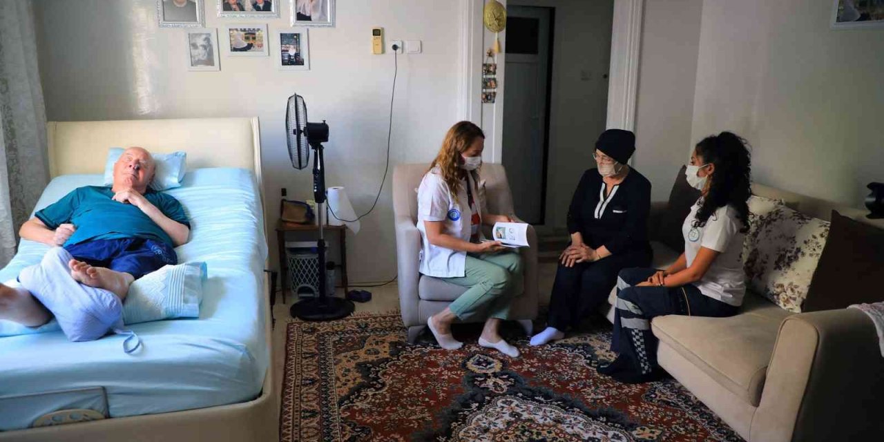 Büyükşehir’den evde ‘Hasta Refakatçi’ eğitimi