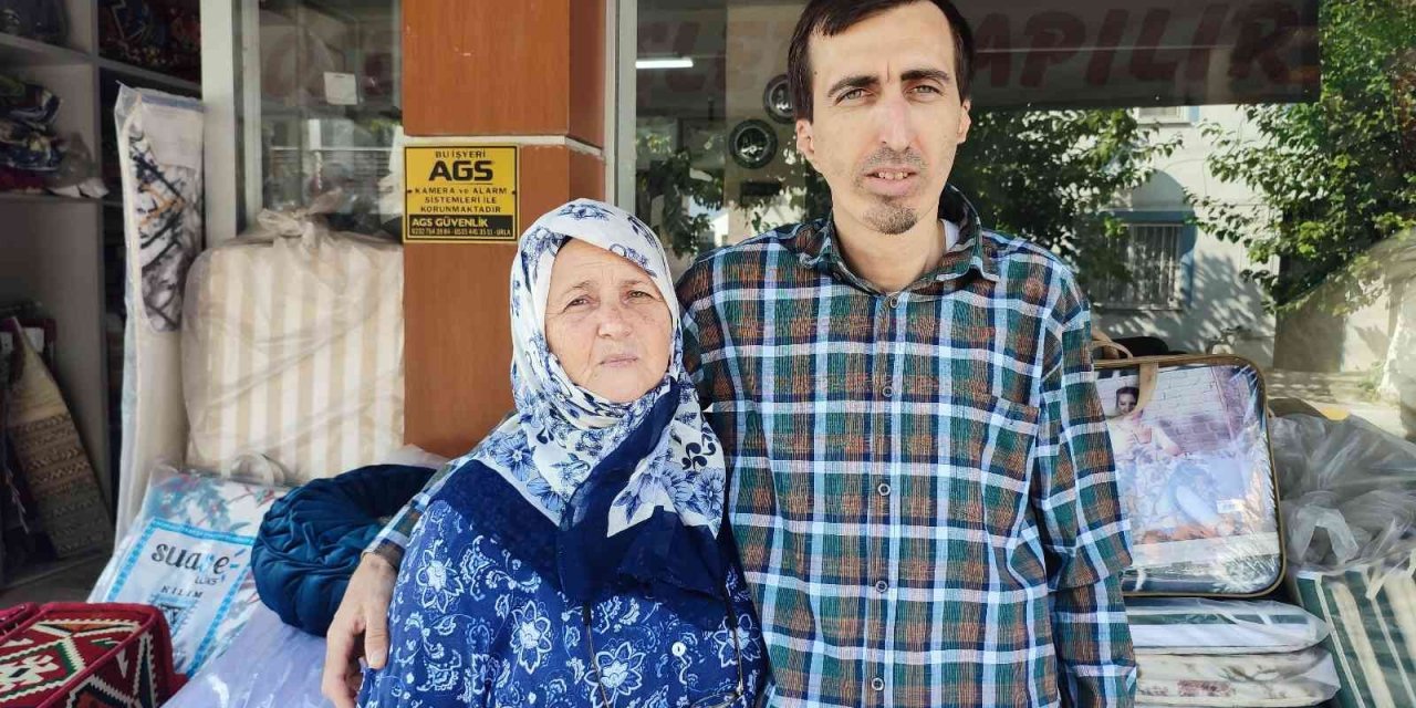 Çöpe atmayı düşündüğü yünlerin içinden servet çıktı