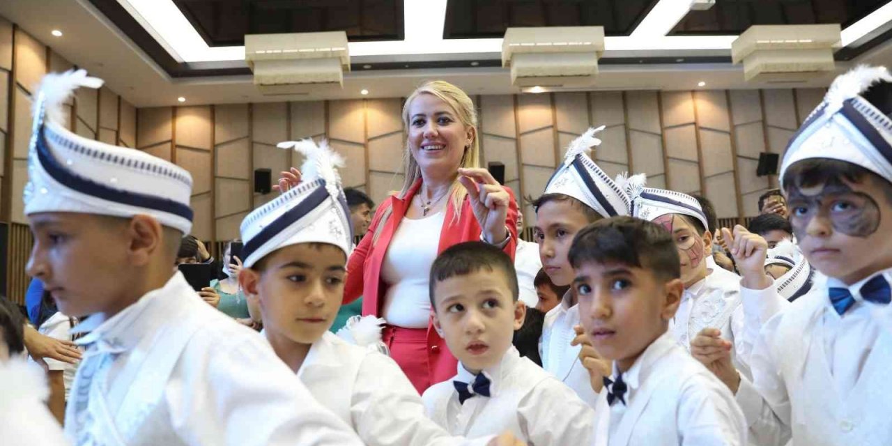 Düğün havasında sünnet şöleni