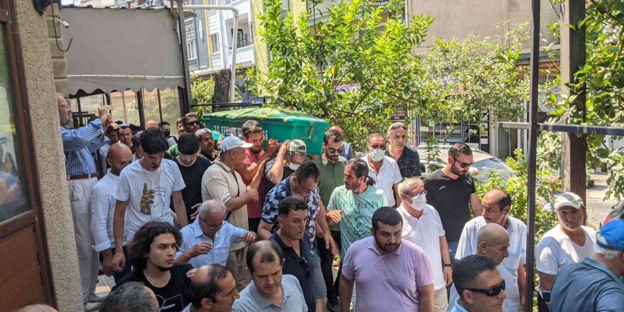 Gazeteci Cenk Bulut, son yolculuğuna uğurlandı