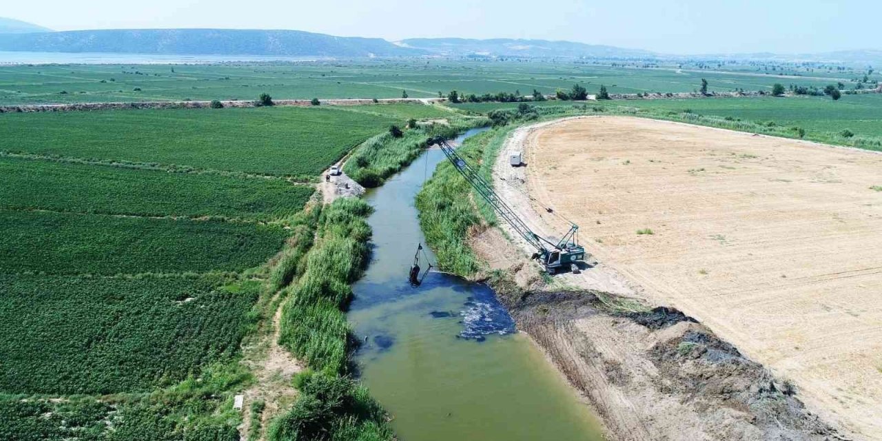 Azmak yatağında çalışmalar devam ediyor