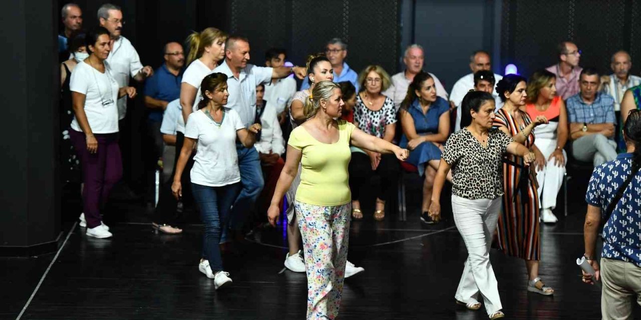 100 muhtardan İzmir’e 100’üncü yıl hediyesi