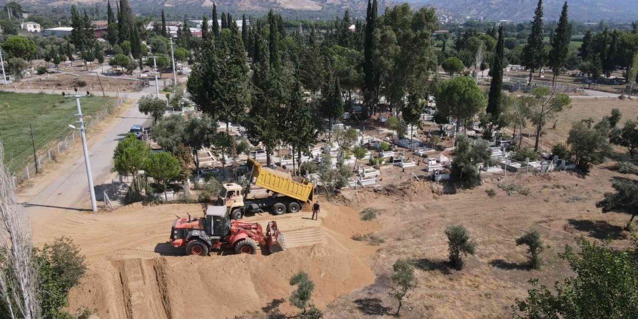 Arslanlı mezarlık alanında genişletme çalışmaları başladı